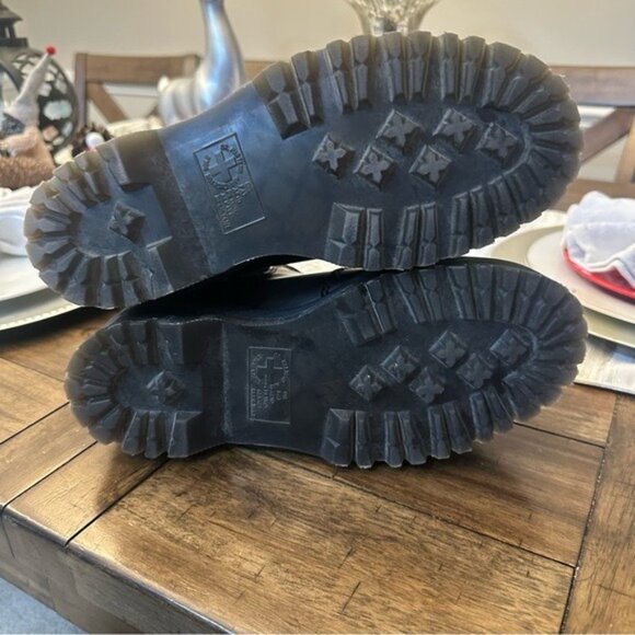 Dr. Martens 2976 Platform Chelsea Boots Burgundy Smooth Leather Size 7 Goth - Picture 11 of 11